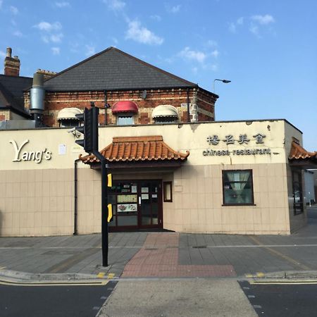 Yang'S Restaurant Hotel Cardiff Exterior foto